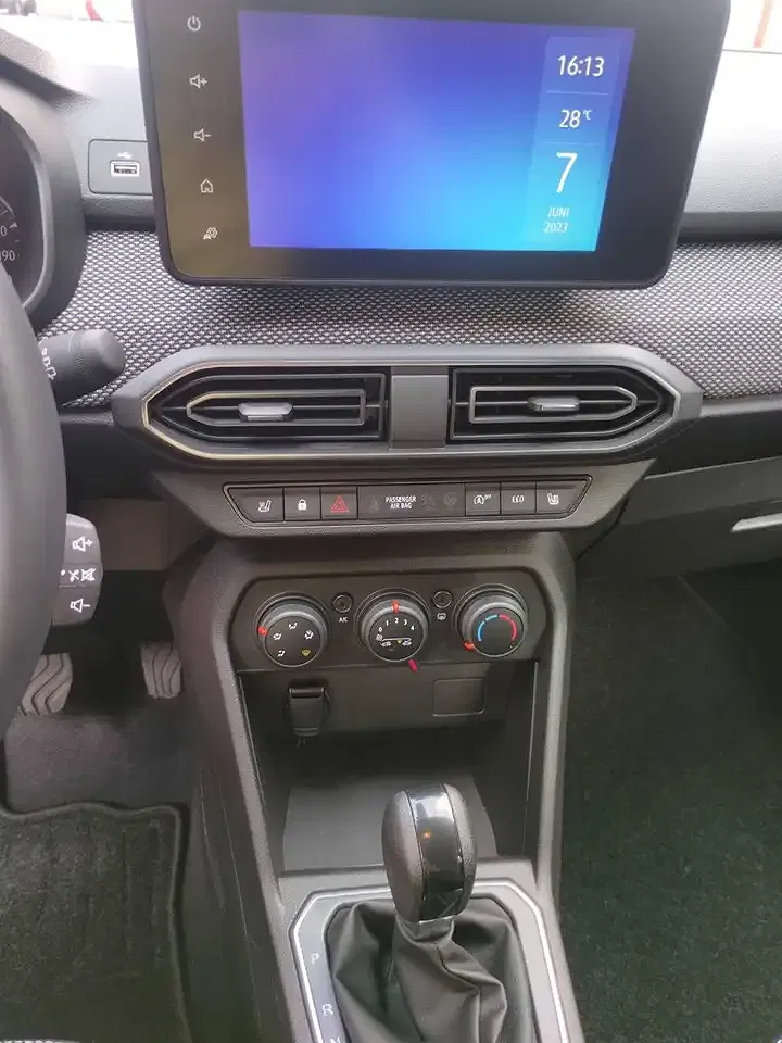 Dacia Sandero - Thumbnail 10
