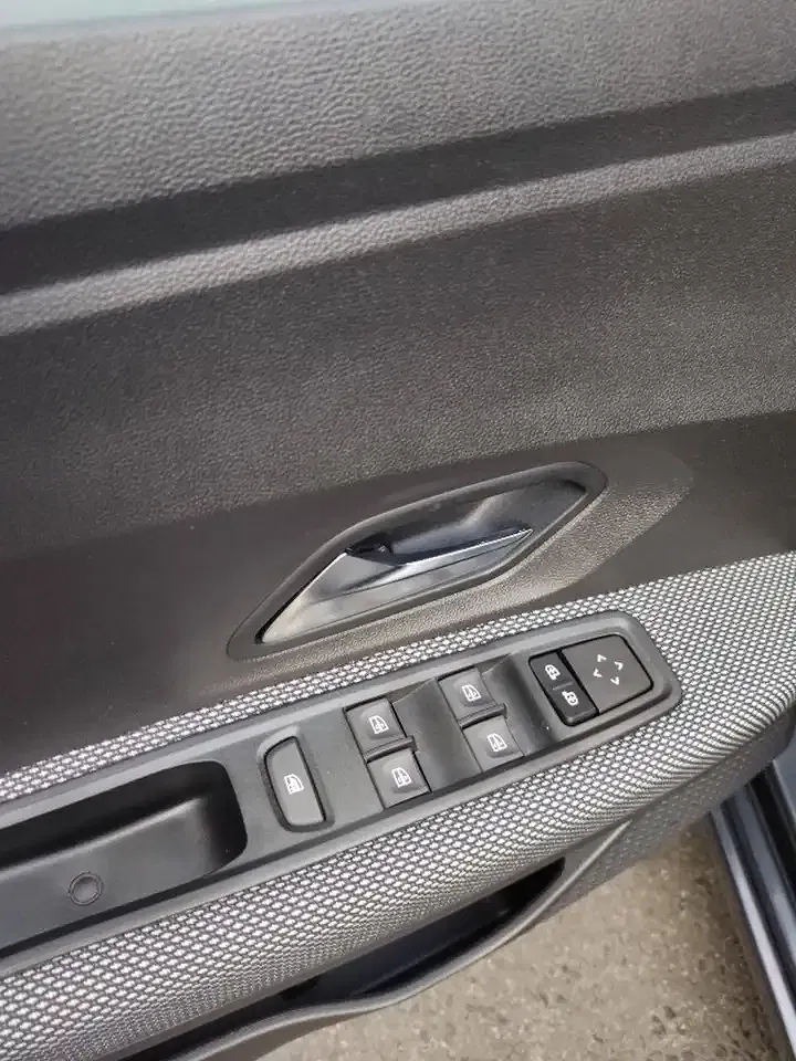 Dacia Sandero - Thumbnail 13