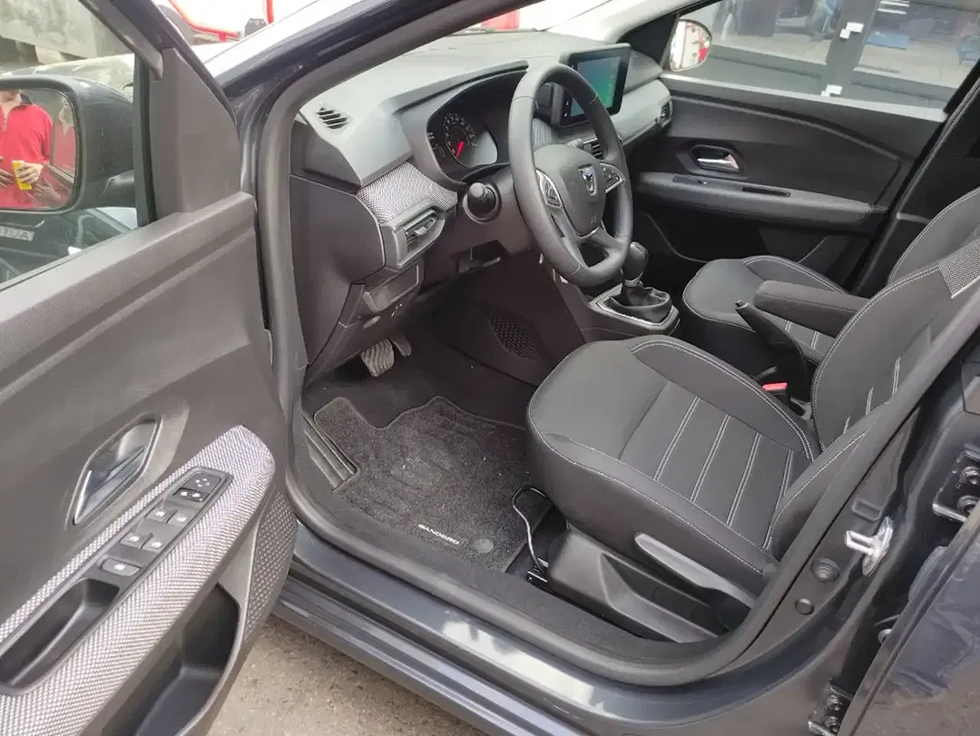 Dacia Sandero - Thumbnail 14