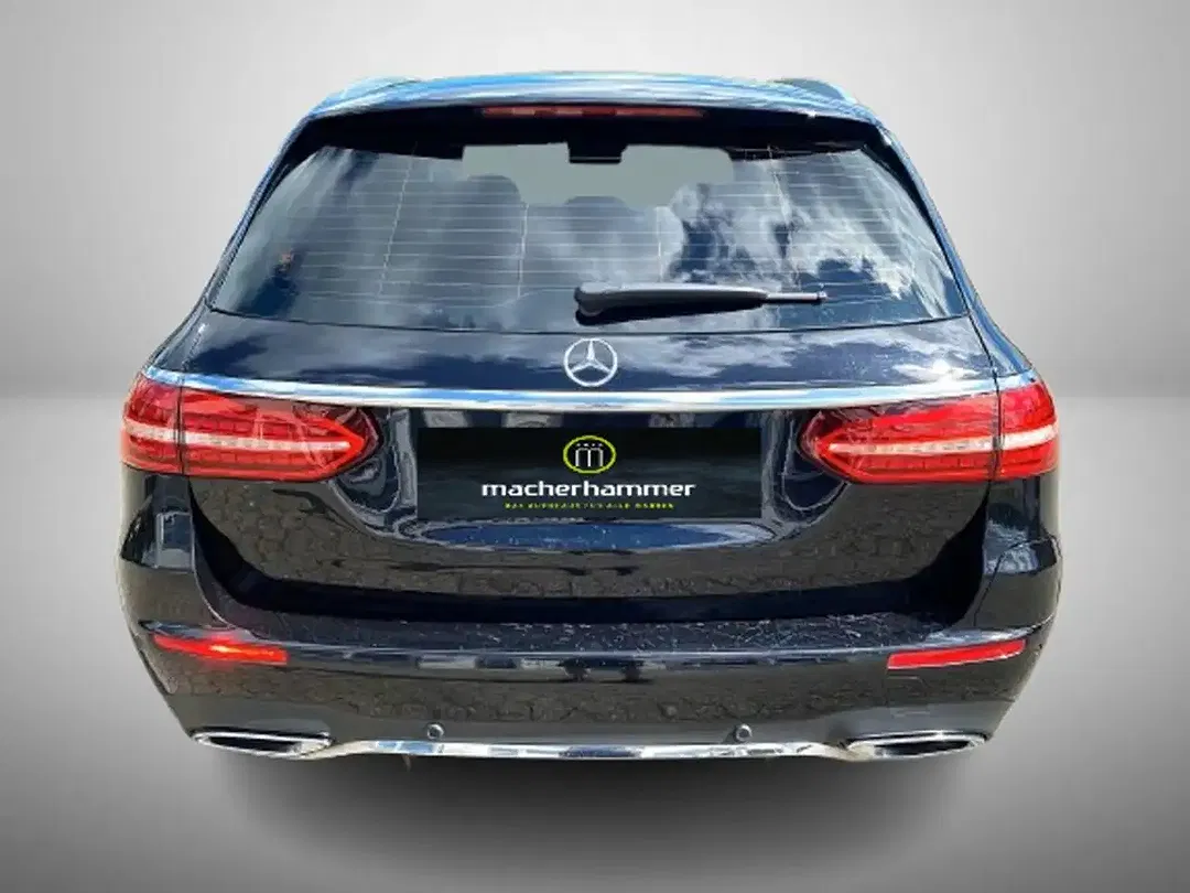 Mercedes-Benz E 300 - Thumbnail 15