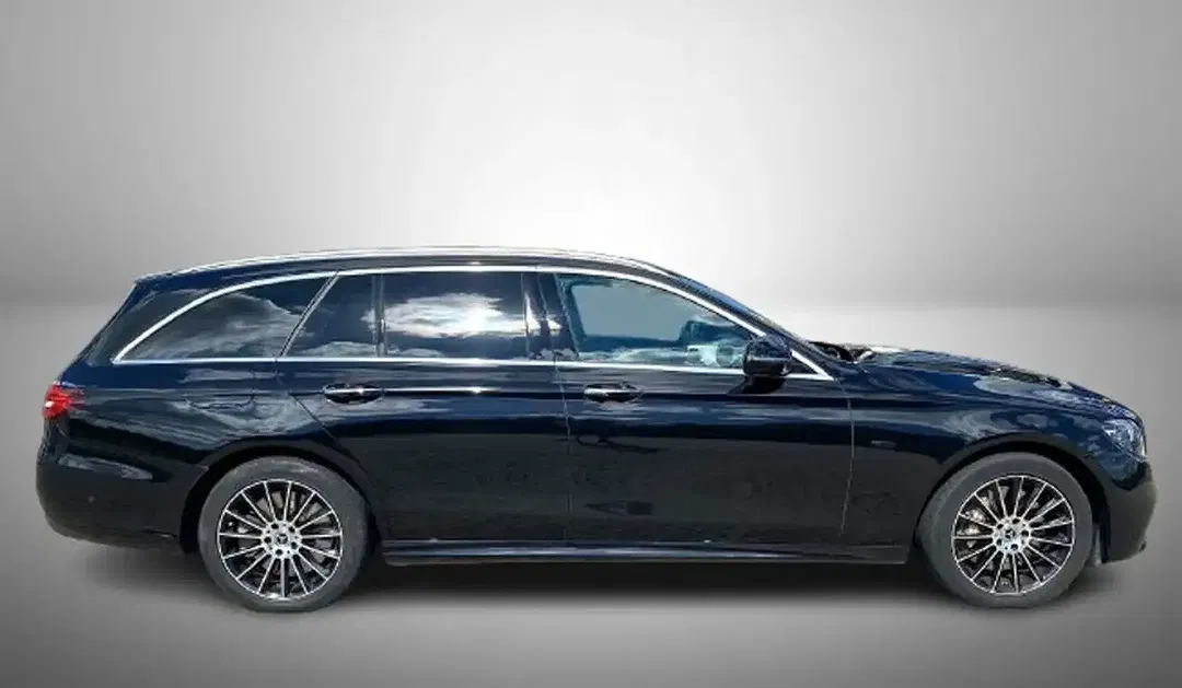 Mercedes-Benz E 300 - Thumbnail 4