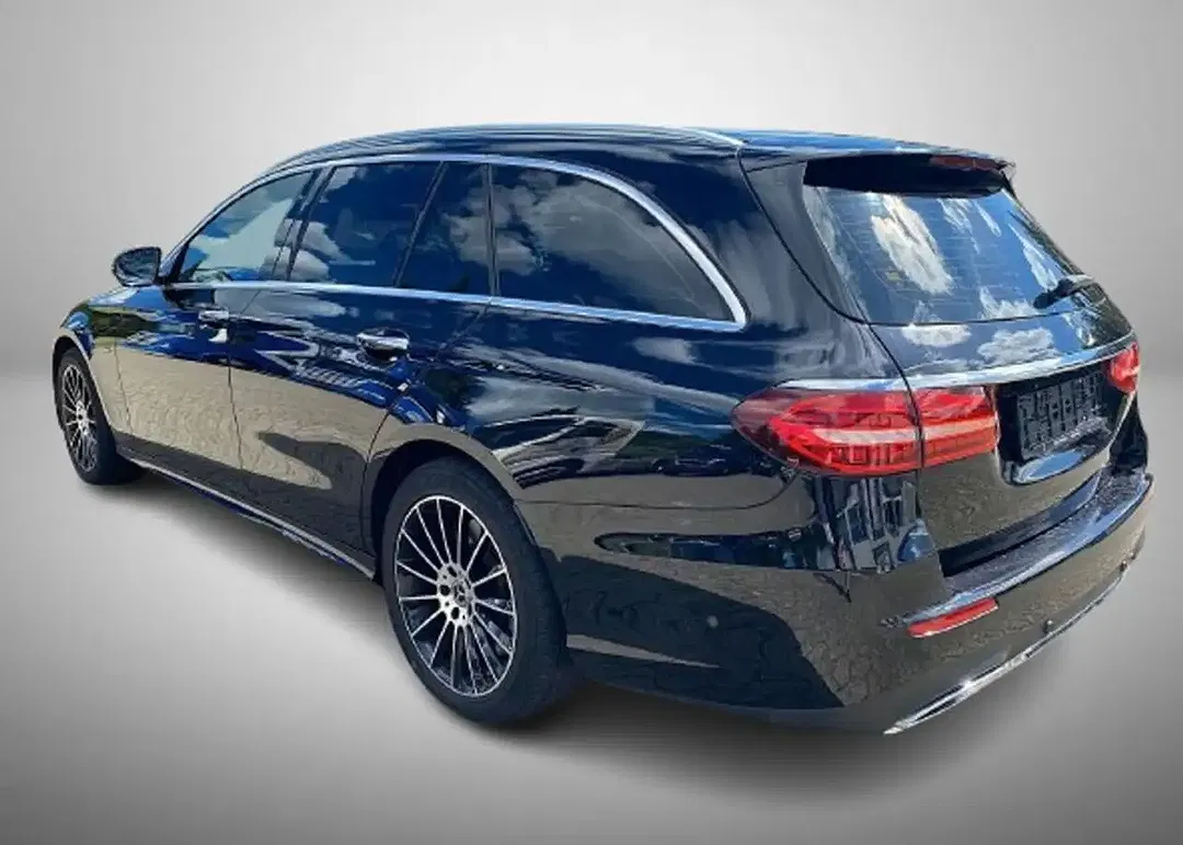 Mercedes-Benz E 300 - Thumbnail 5