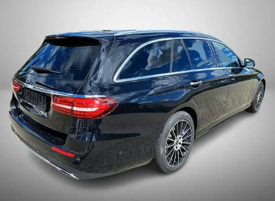 Mercedes-Benz E 300 - Thumbnail 6