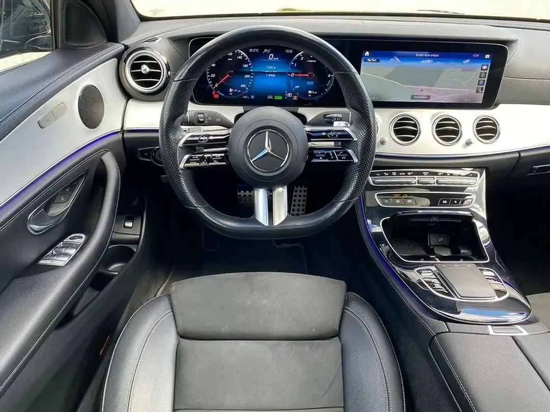 Mercedes-Benz E 300 - Thumbnail 8