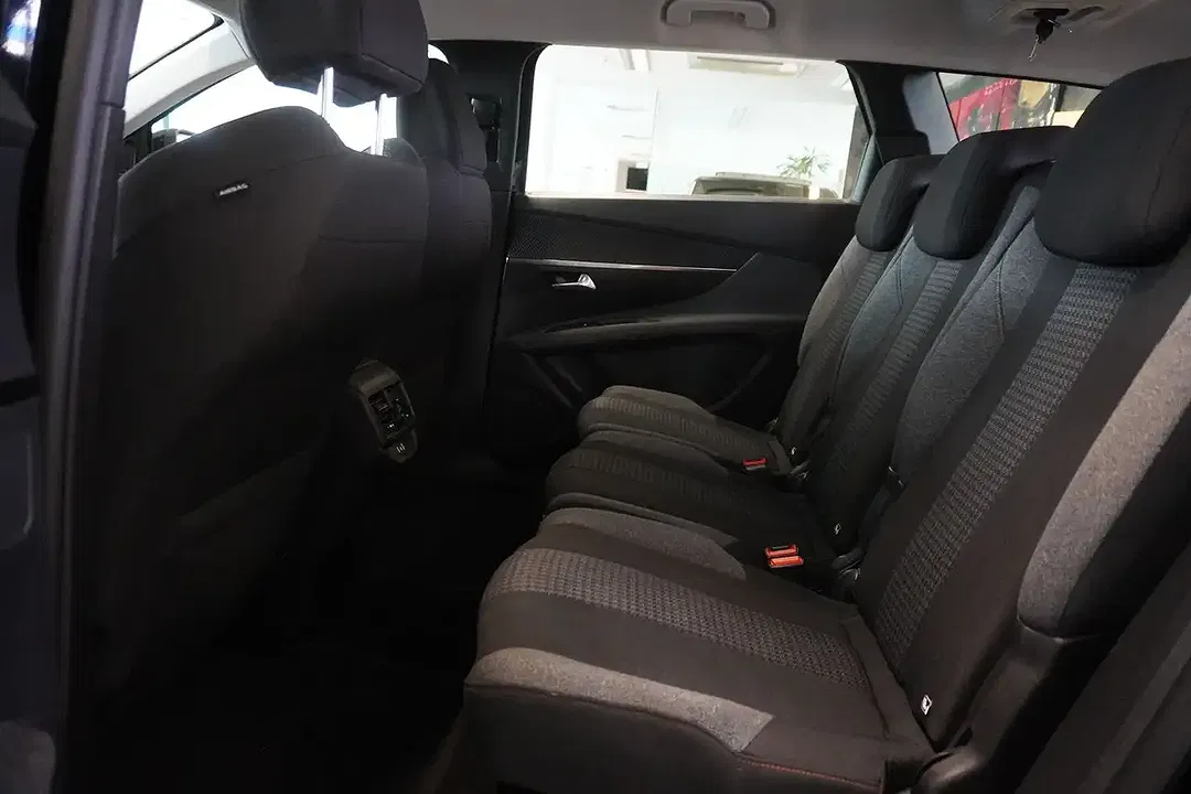 Peugeot 5008 - Thumbnail 9