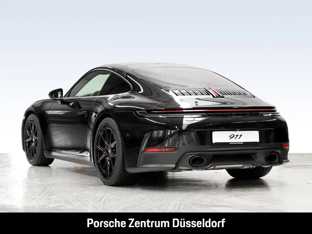 Porsche 992 - Thumbnail 3