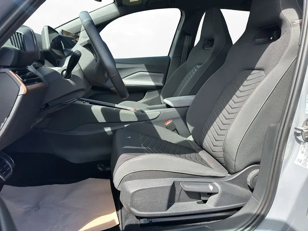 CUPRA Born - Thumbnail 2