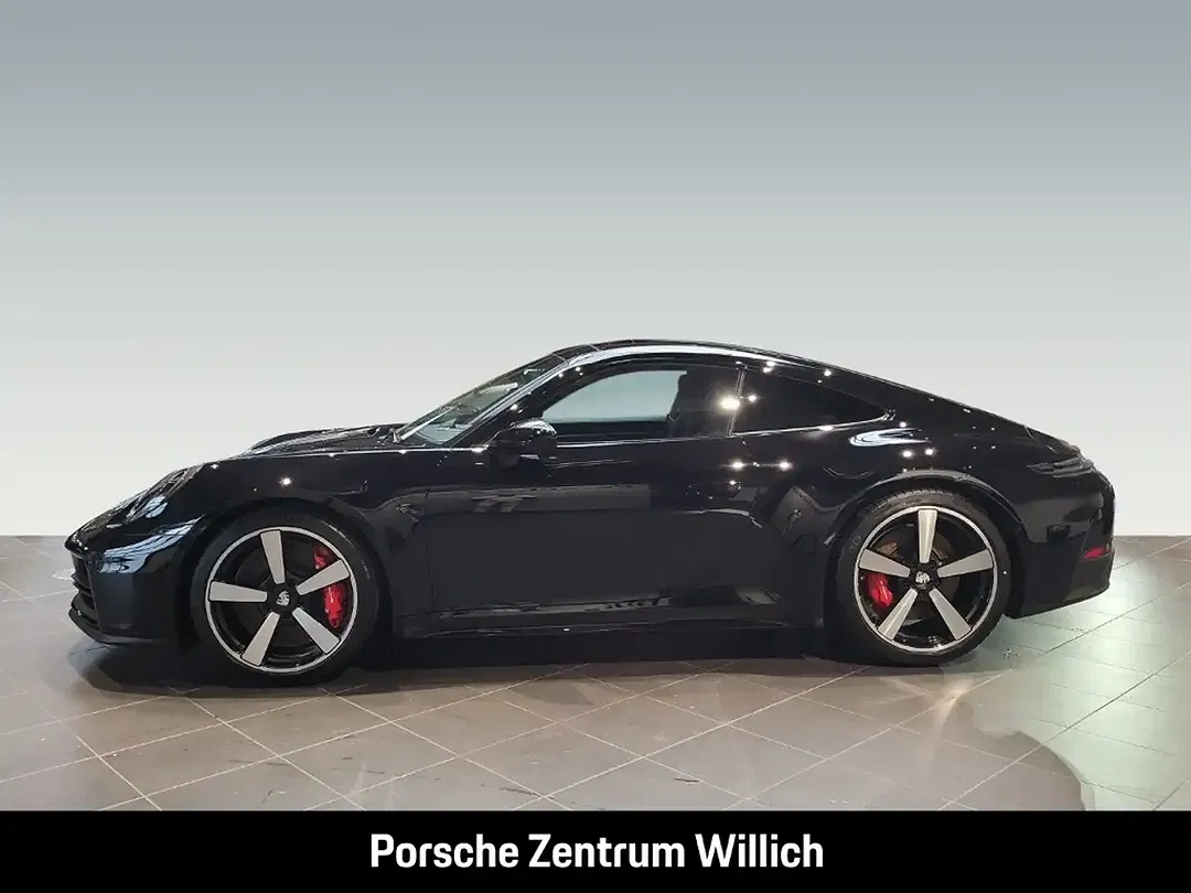 Porsche 992 - Thumbnail 2
