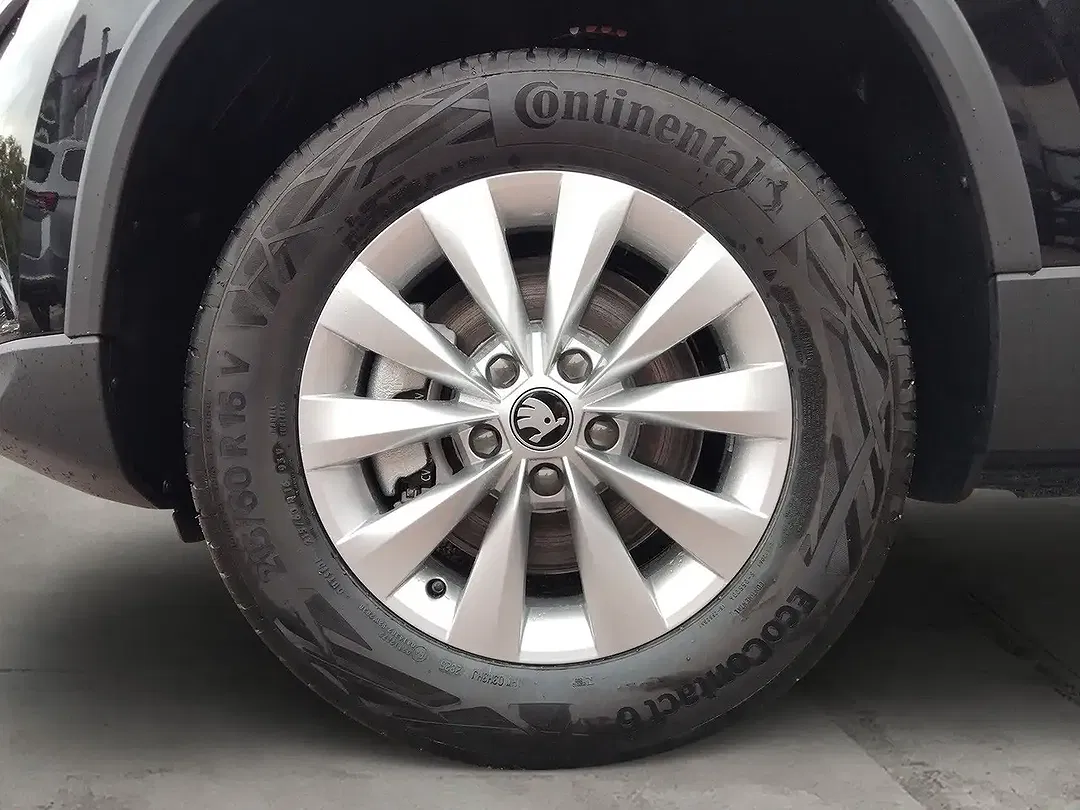 Skoda Karoq - Thumbnail 8
