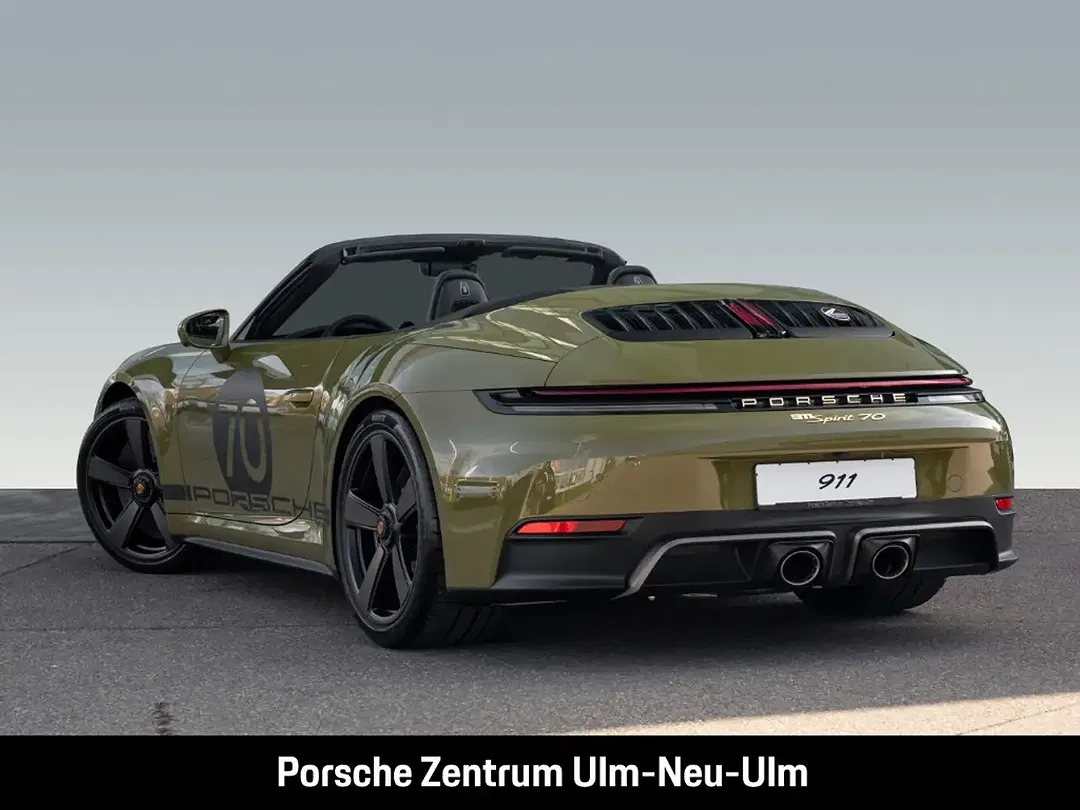 Porsche 992 - Thumbnail 3