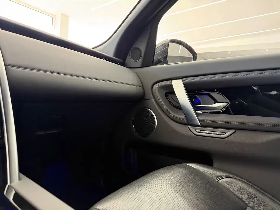 Land Rover Discovery Sport - Thumbnail 36