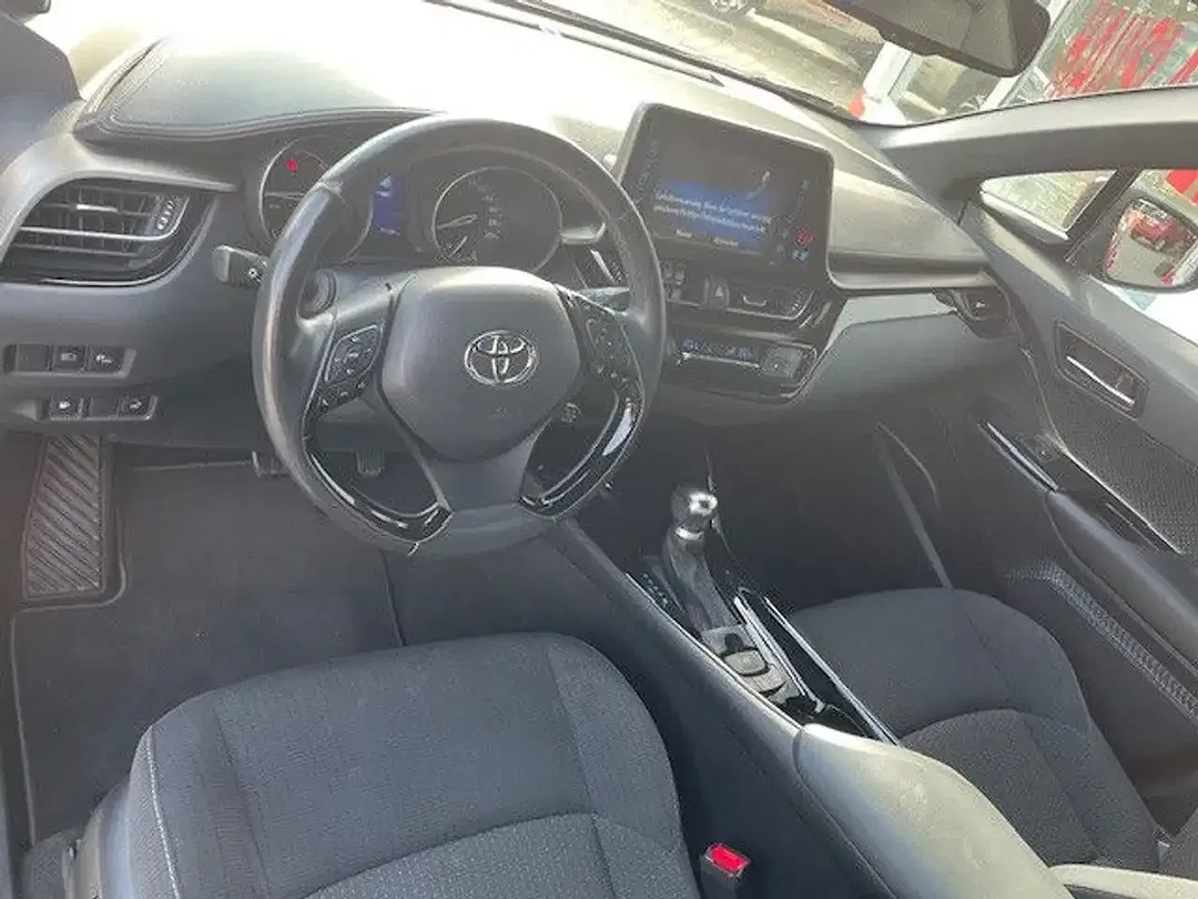 Toyota C-HR - Thumbnail 12