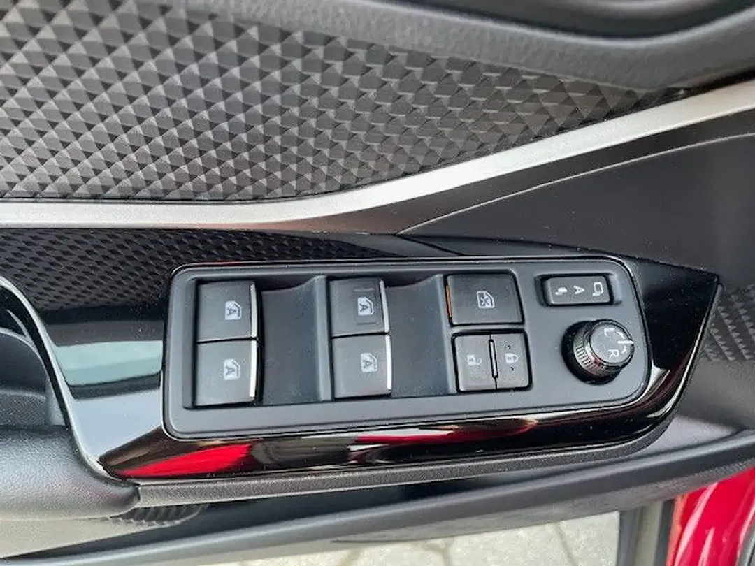 Toyota C-HR - Thumbnail 13