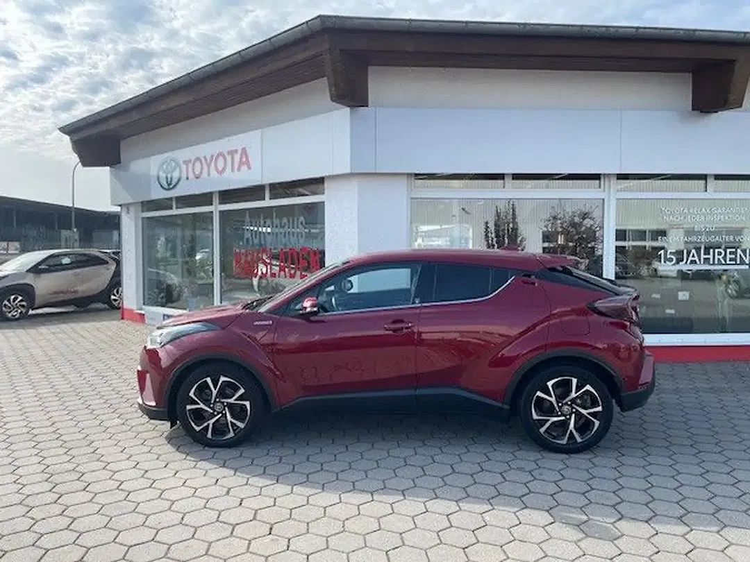 Toyota C-HR - Thumbnail 2