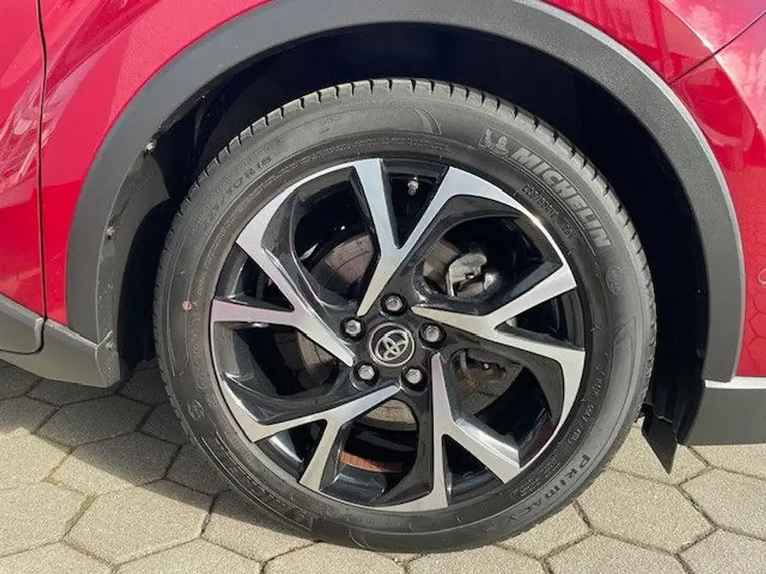 Toyota C-HR - Thumbnail 6