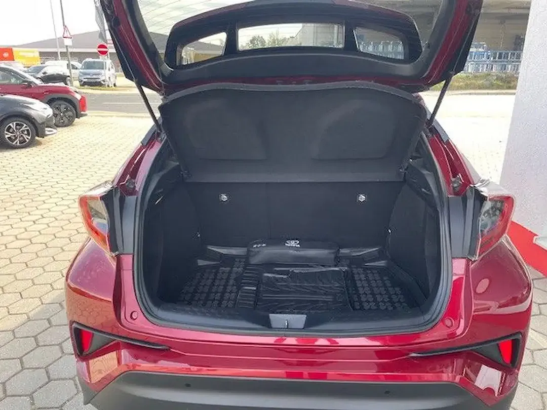 Toyota C-HR - Thumbnail 9