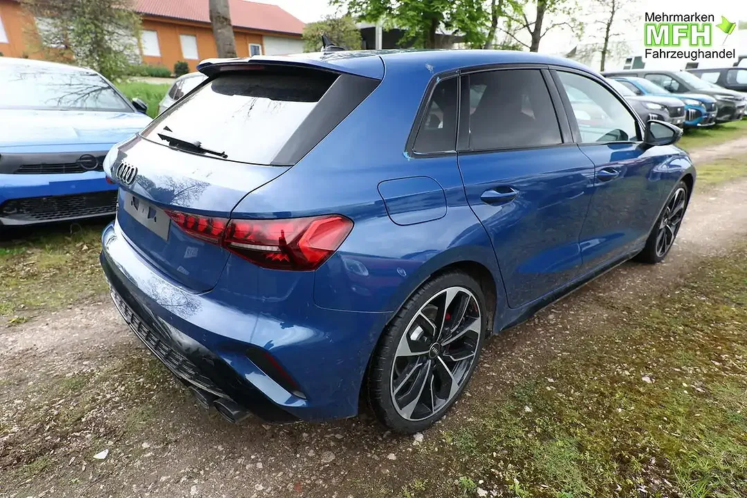 Audi S3 - Thumbnail 2