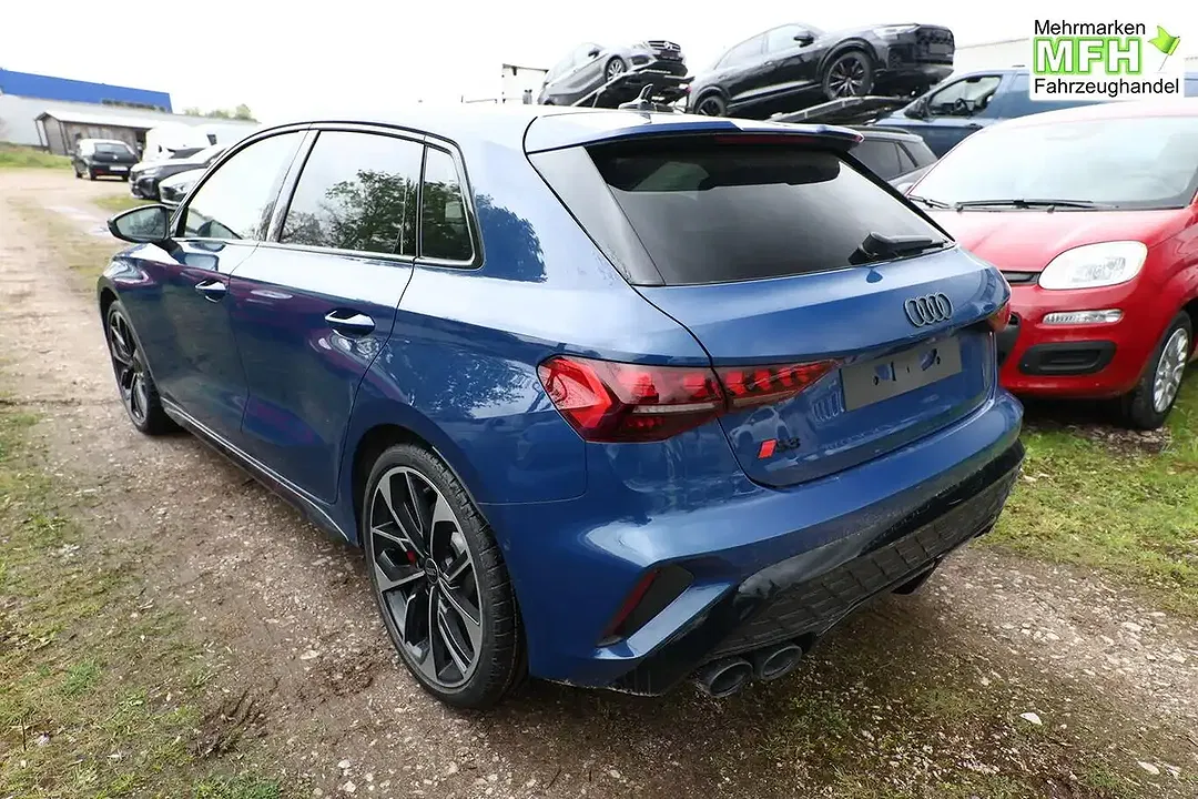 Audi S3 - Thumbnail 3