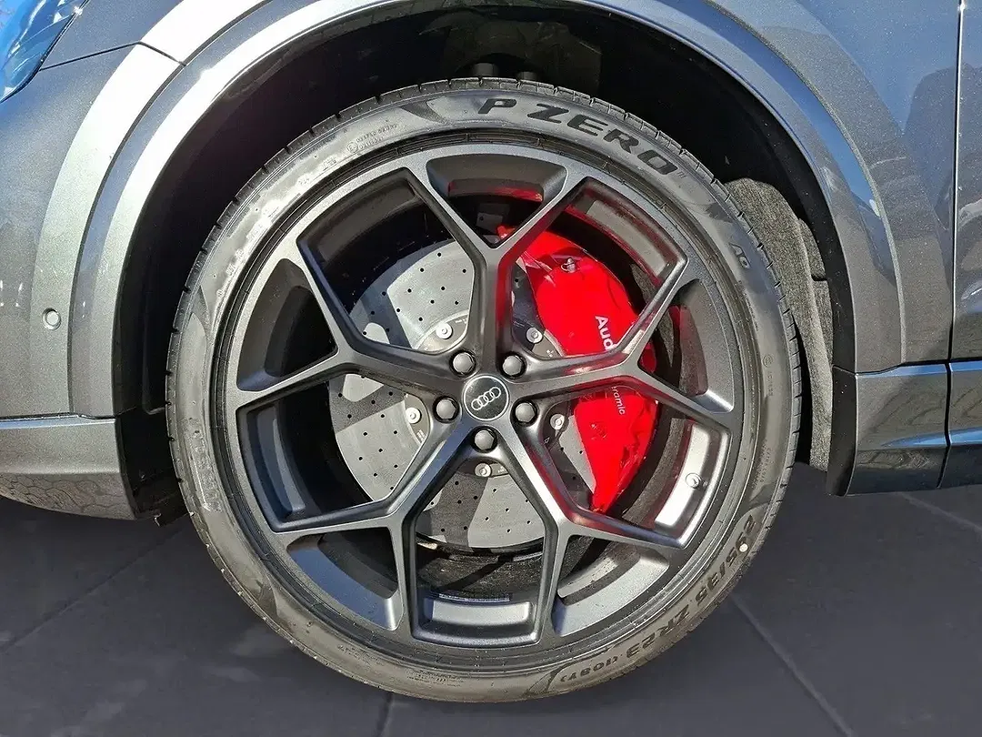 Audi RS Q8 - Thumbnail 9