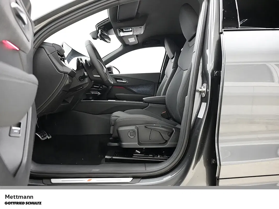 Audi Q3 - Thumbnail 12