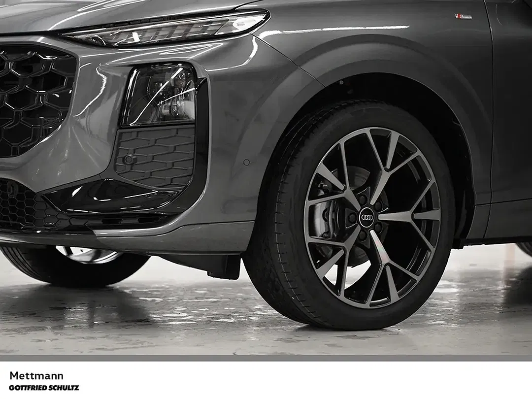 Audi Q3 - Thumbnail 5