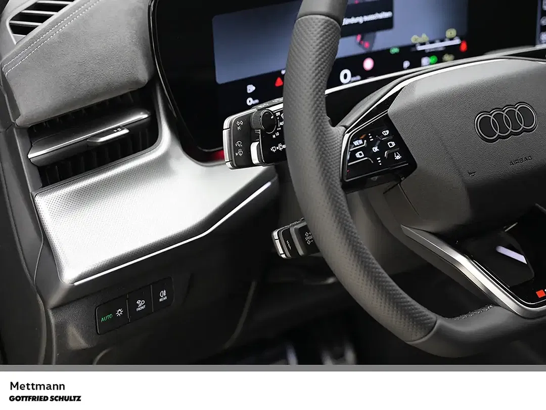 Audi Q3 - Thumbnail 9