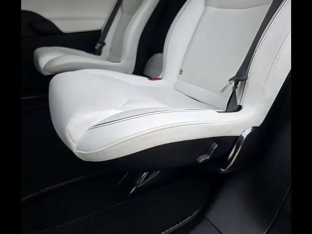 Tesla Model X - Thumbnail 17