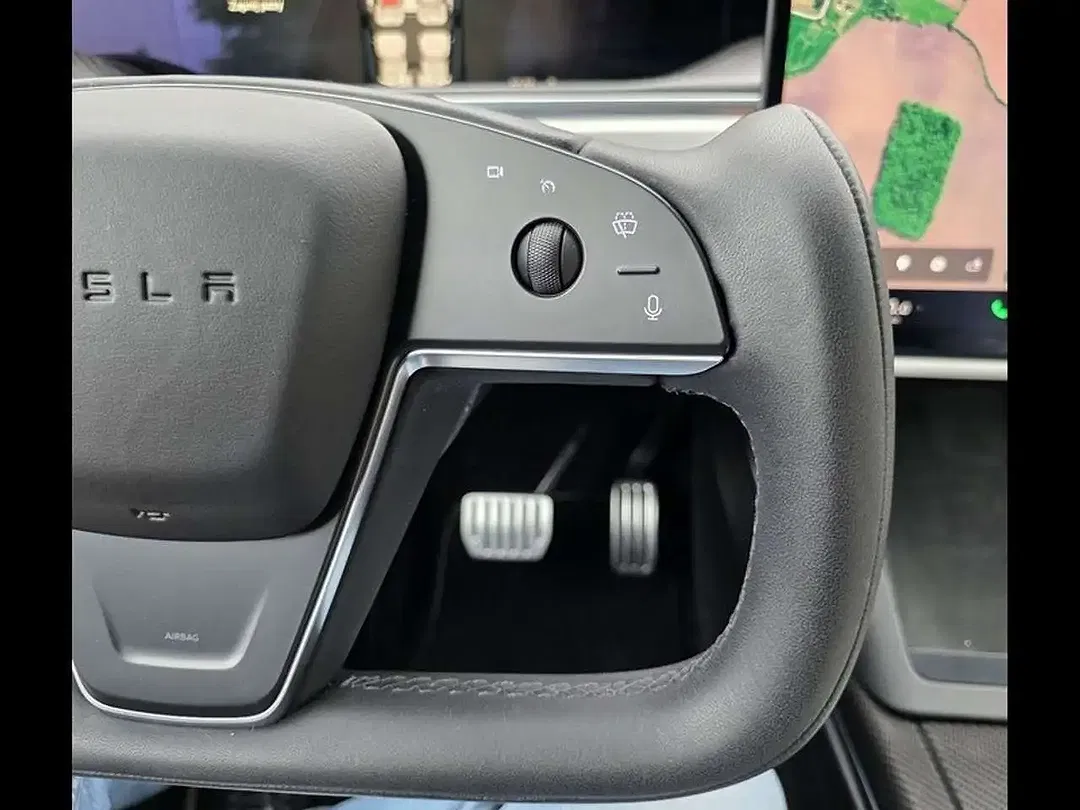 Tesla Model X - Thumbnail 21