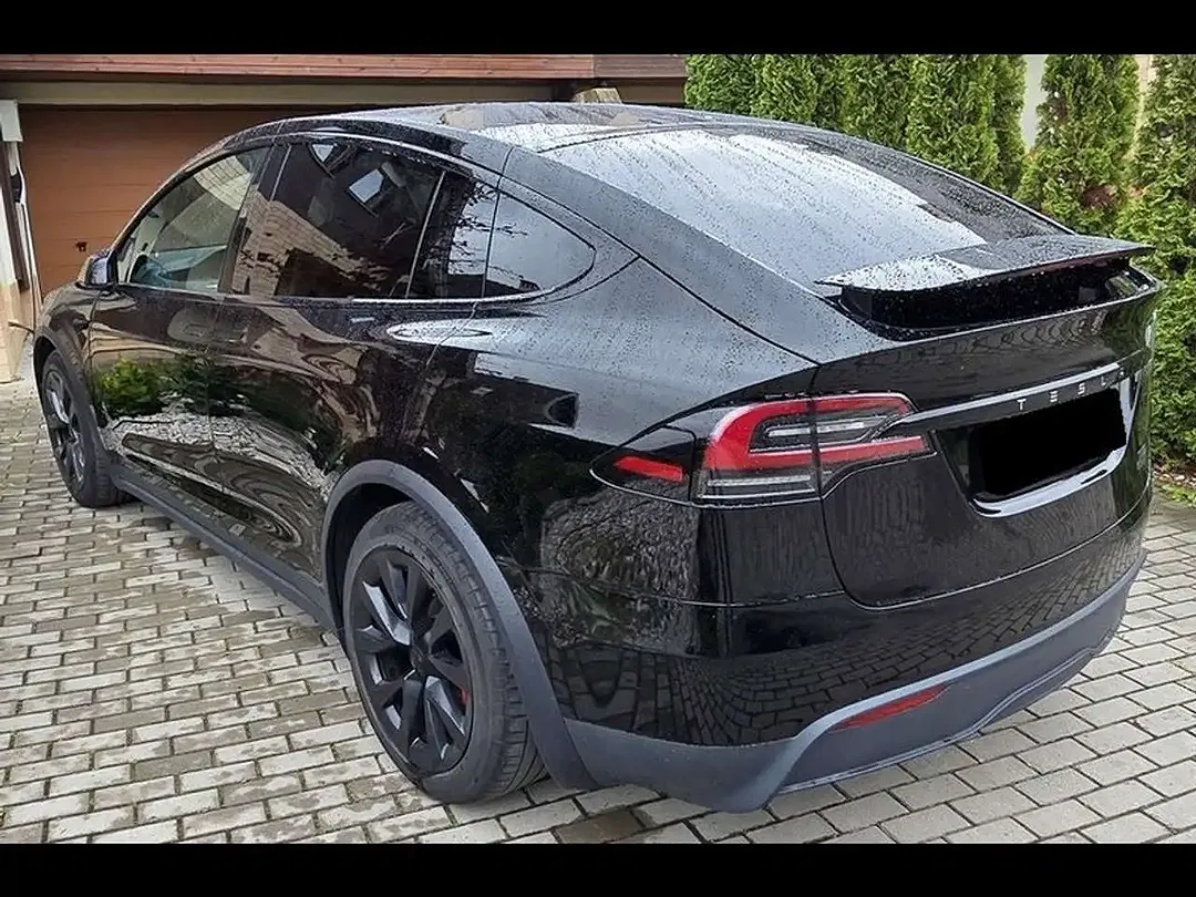 Tesla Model X - Thumbnail 7