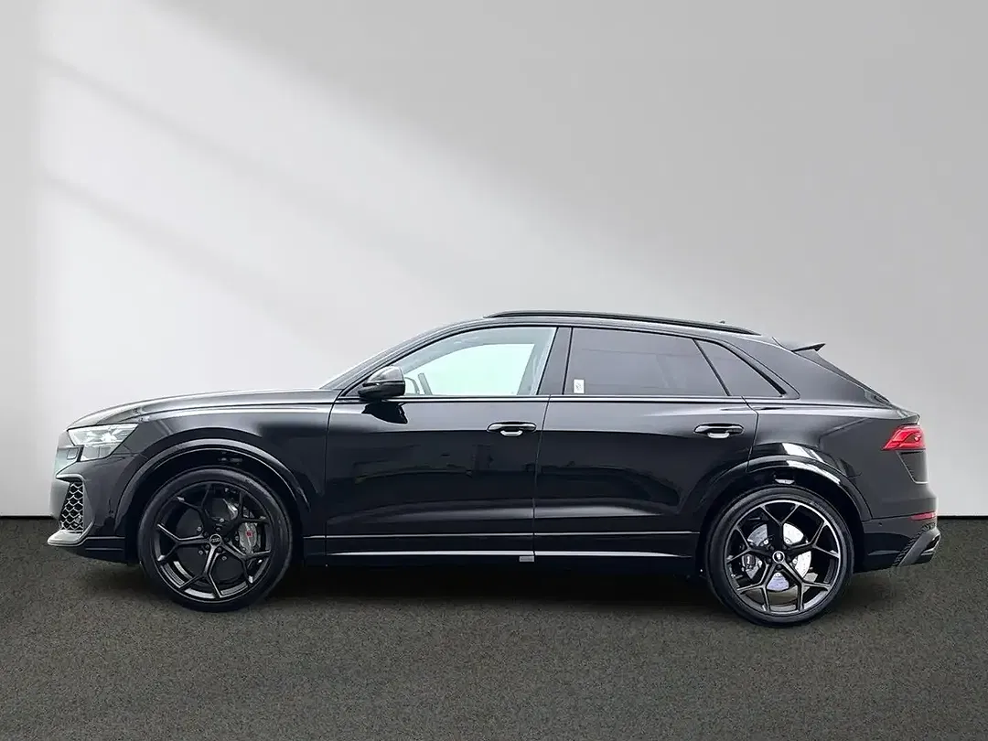 Audi RS Q8 - Thumbnail 1
