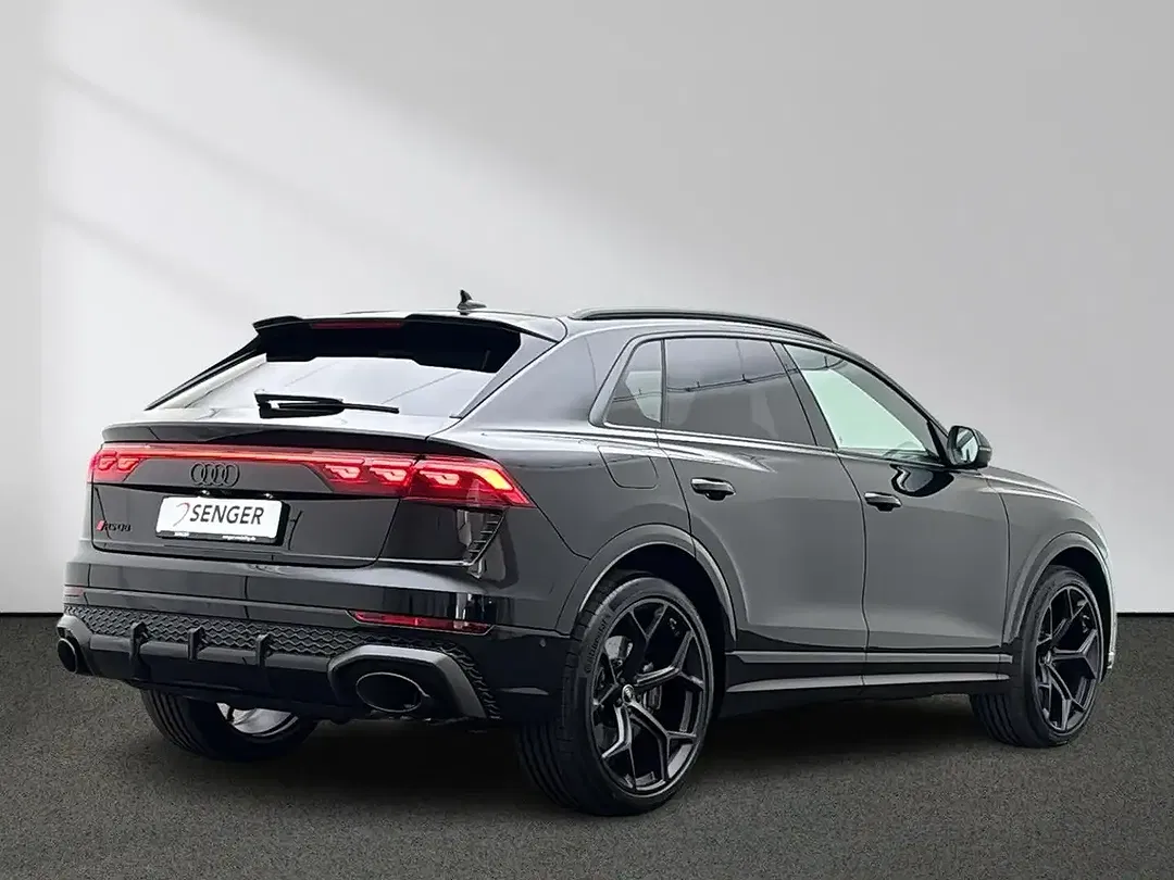 Audi RS Q8 - Thumbnail 2