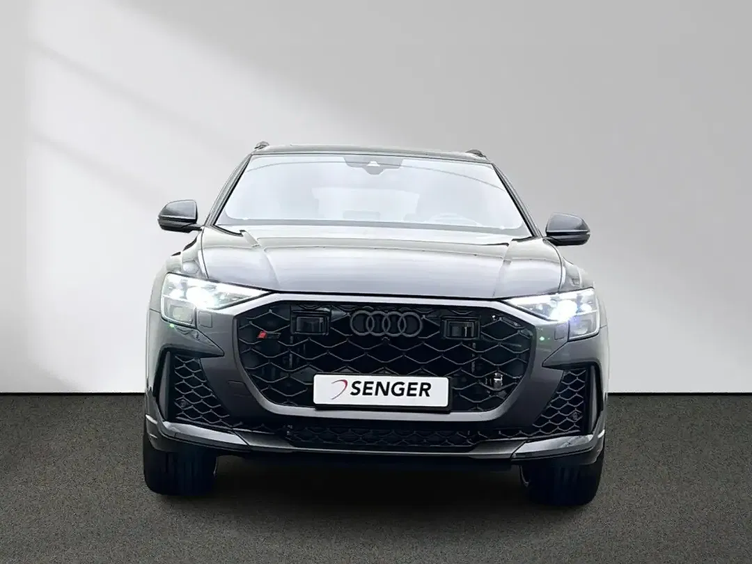 Audi RS Q8 - Thumbnail 3