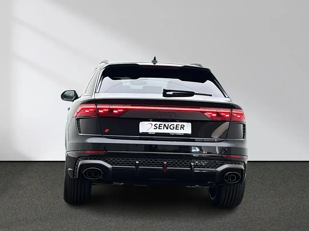 Audi RS Q8 - Thumbnail 4