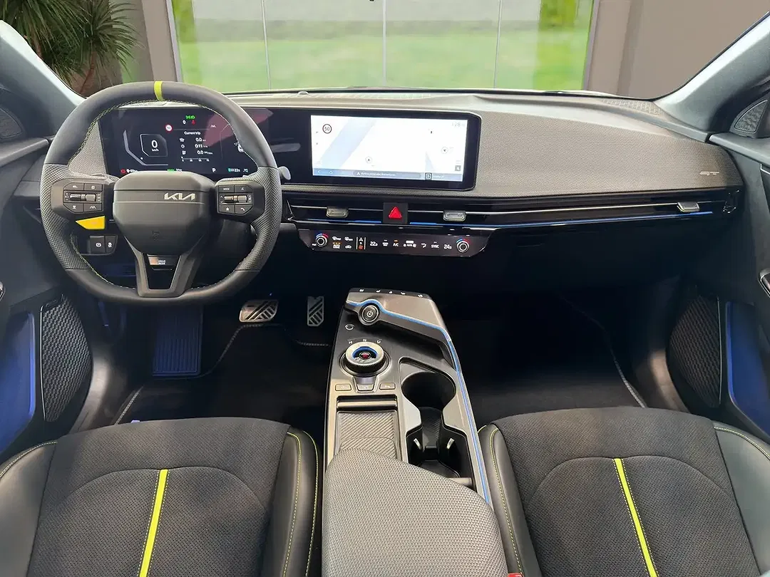 Kia EV6 - Thumbnail 11