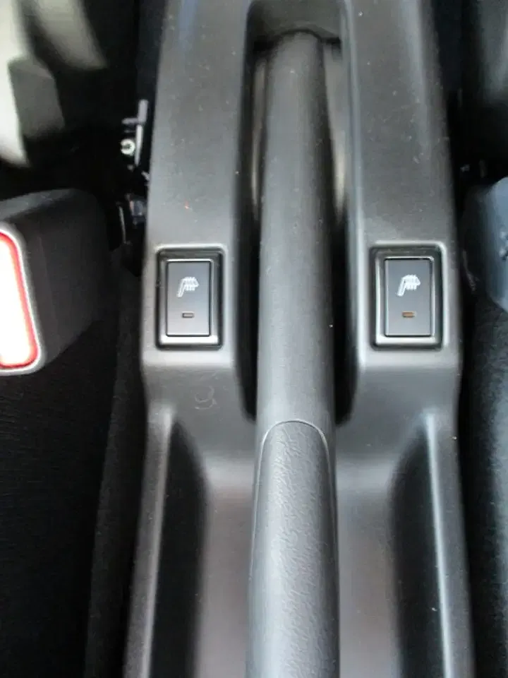 Suzuki Swift - Thumbnail 14
