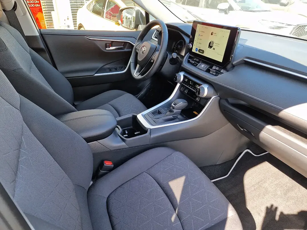 Toyota RAV 4 - Thumbnail 9