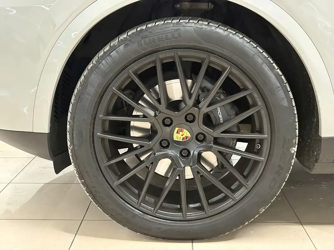 Porsche Cayenne - Thumbnail 10