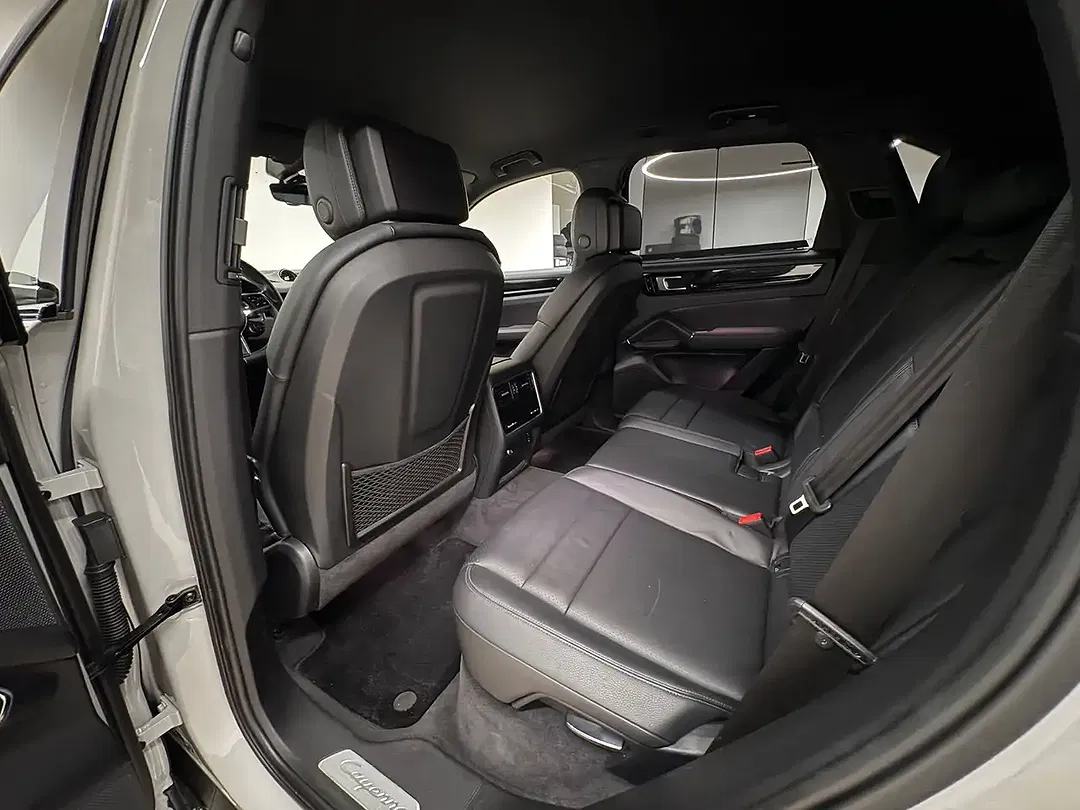 Porsche Cayenne - Thumbnail 13