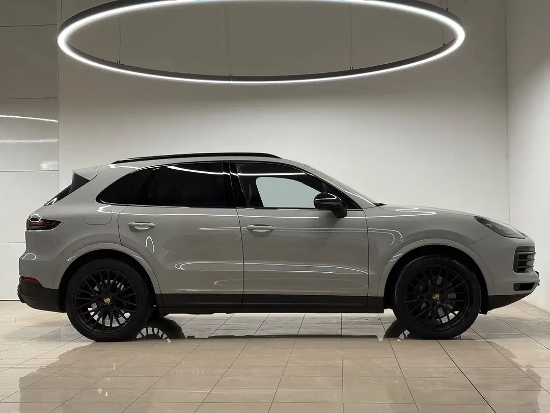 Porsche Cayenne - Thumbnail 9