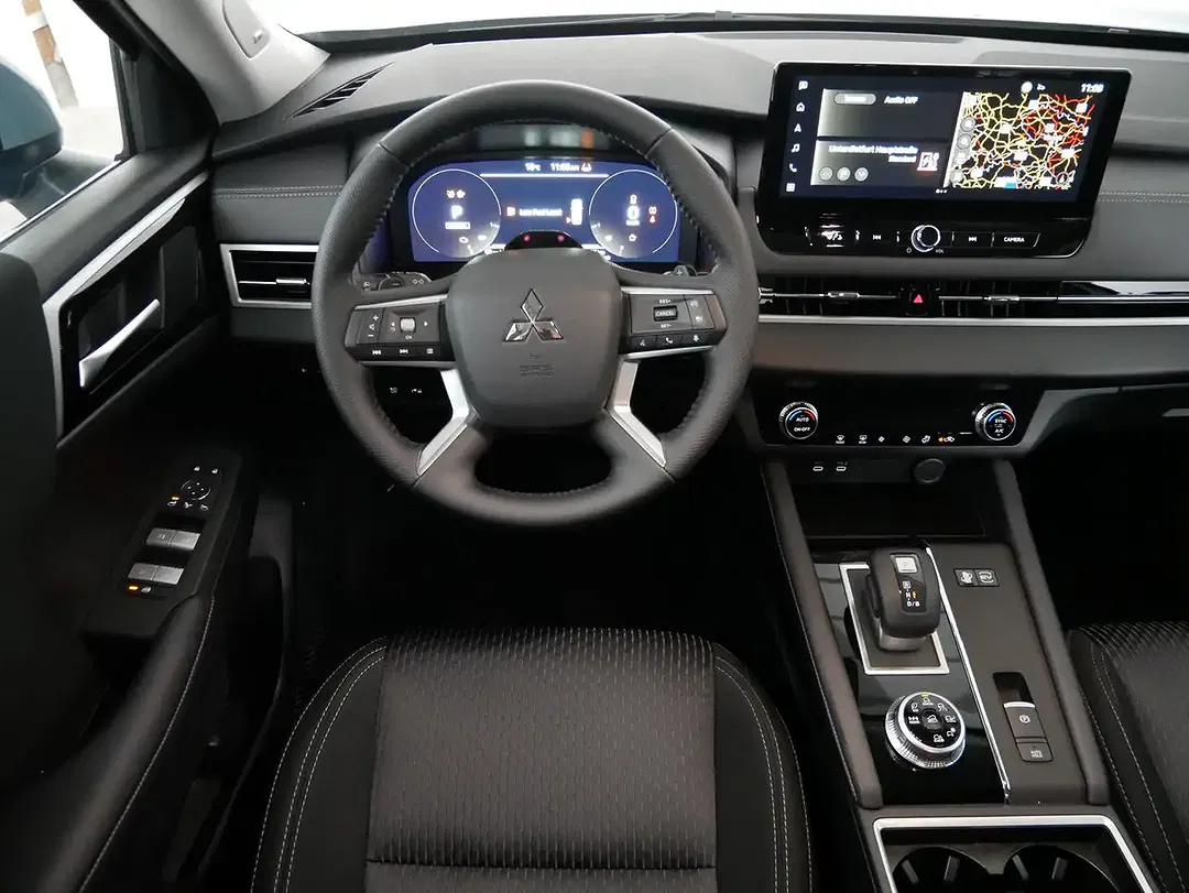 Mitsubishi Outlander - Thumbnail 11
