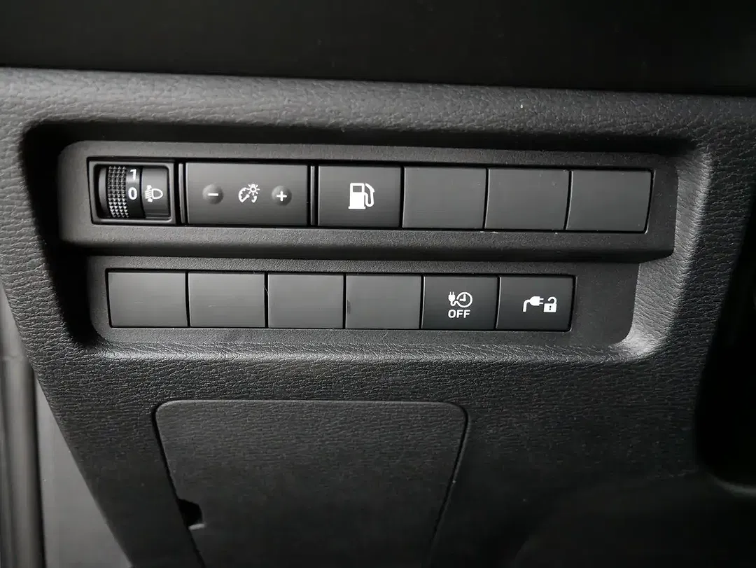 Mitsubishi Outlander - Thumbnail 14