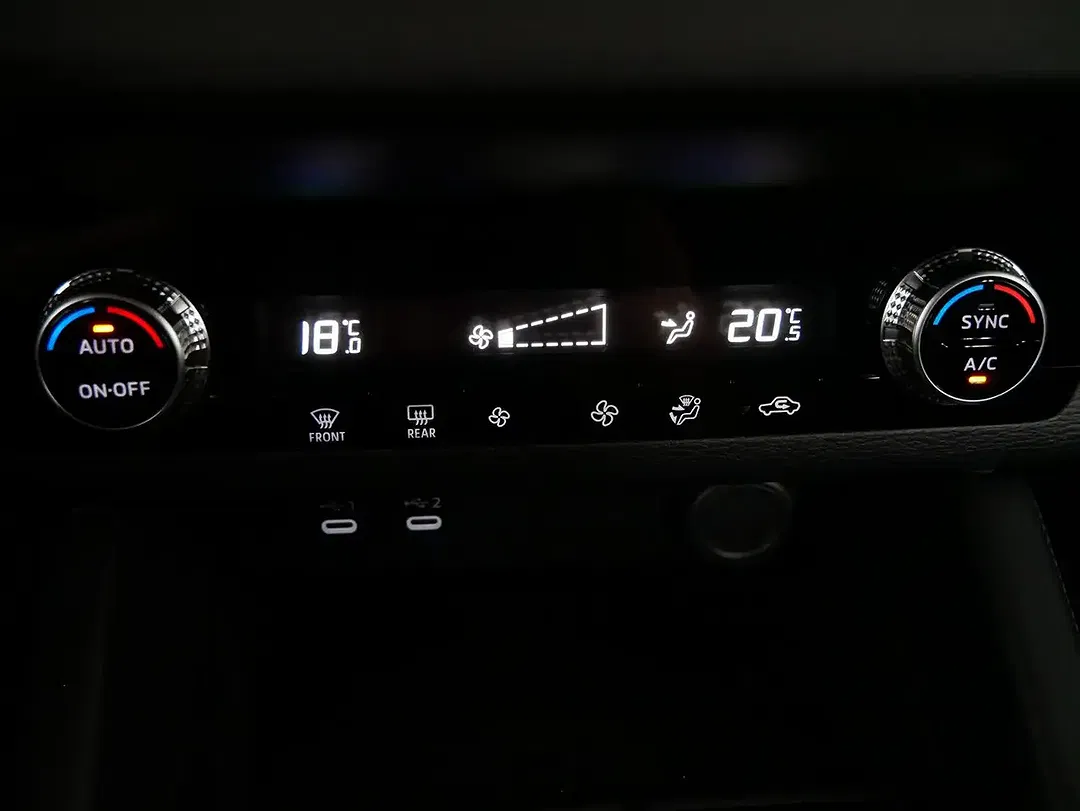 Mitsubishi Outlander - Thumbnail 15