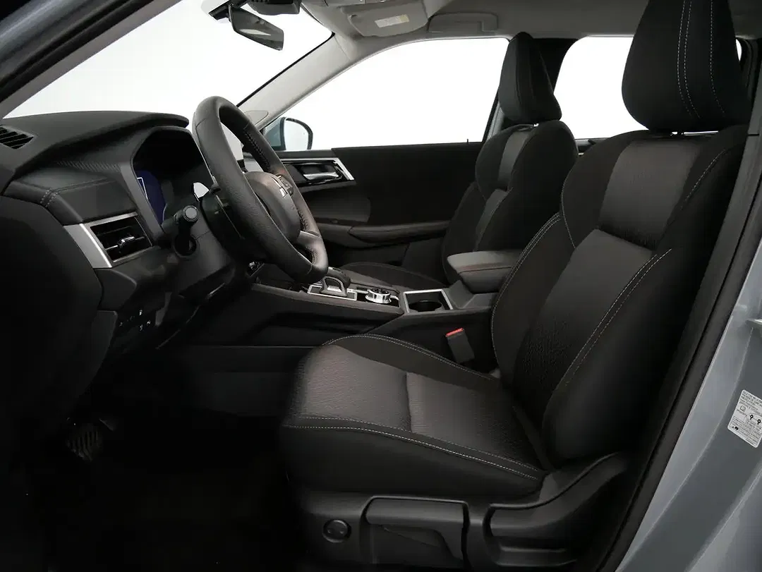 Mitsubishi Outlander - Thumbnail 6