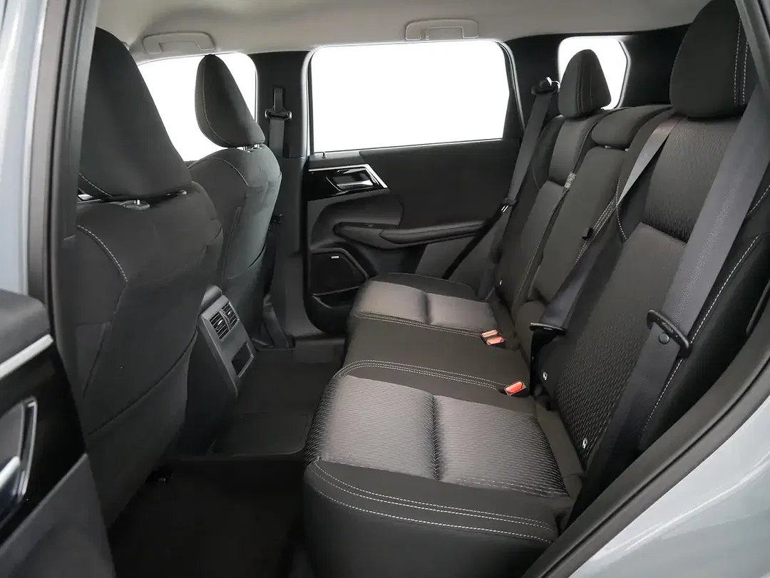 Mitsubishi Outlander - Thumbnail 7