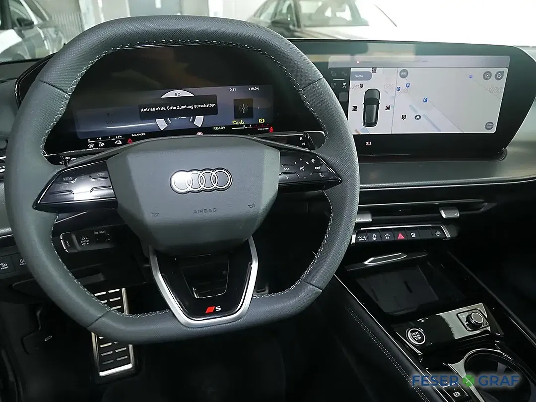 Audi Q3 - Thumbnail 4