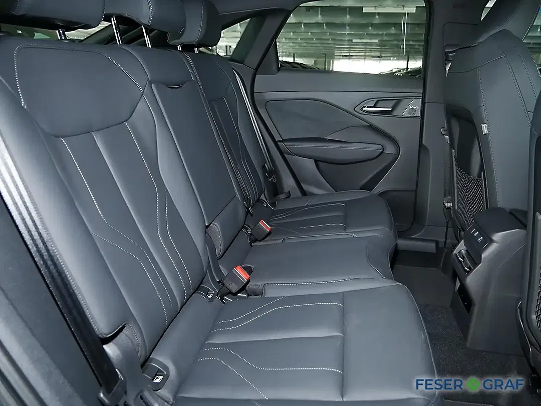Audi Q3 - Thumbnail 6