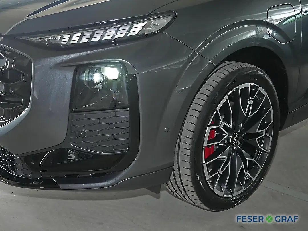 Audi Q3 - Thumbnail 9