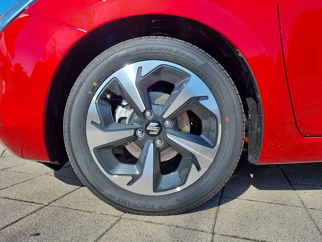 Suzuki Swift - Thumbnail 10