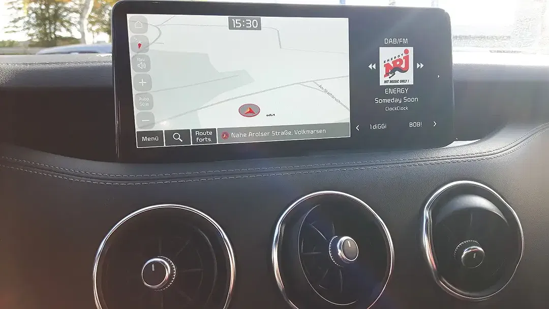 Kia Stinger - Thumbnail 12