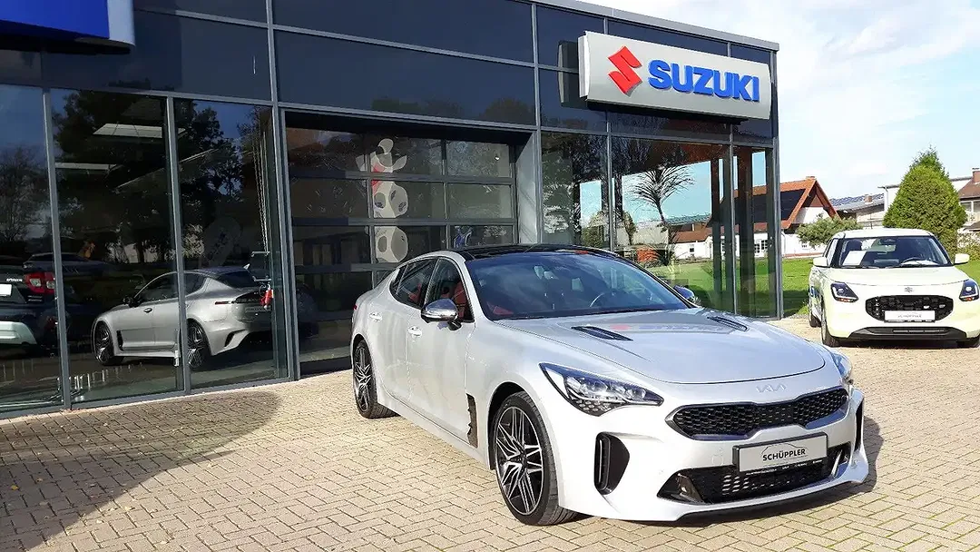 Kia Stinger - Thumbnail 2